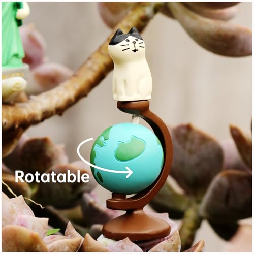RAQWI Rotatable Globe Cat & Torch Cat Figurines, Resin Desk Decor - color: Explorer