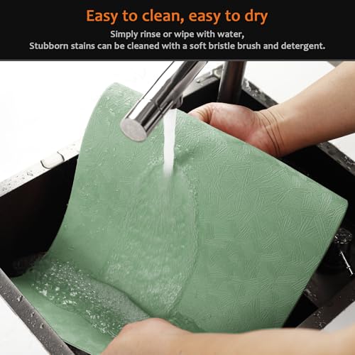 Green Plastic Placemats Set of 8, Faux Leather Waterproof Table Mats - color: Green