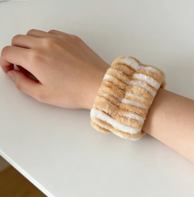 Cute plush face wash, makeup, moisture-proof sleeves, wrist strap