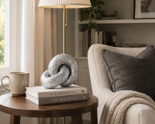 Knot Chain Link for Coffee Table Decor, 2 Link Resin Aesthetic Decor Decorative Chain Knot, Silver Accent Cool Stuff to Put on Shelf, Boho Minimalist Knot Decor for Neutral Home Decor - color: Silver