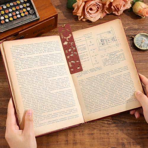 icceemee 2pcs Wooden Bookmarks with Red Maple & Ginkgo Foliage Design - Autumn Themed Book Markers for Women, Men, Readers - Unique Gift for Book Lovers - style: Red Maple & Ginkgo