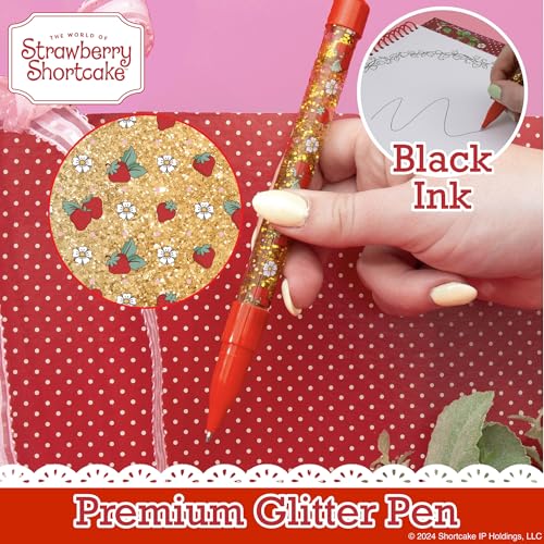 Horizon Group USA Sketch & Activity Book, Strawberry Shortcake, 20 Pages - color: Strawberry Shortcake, 20 Pages