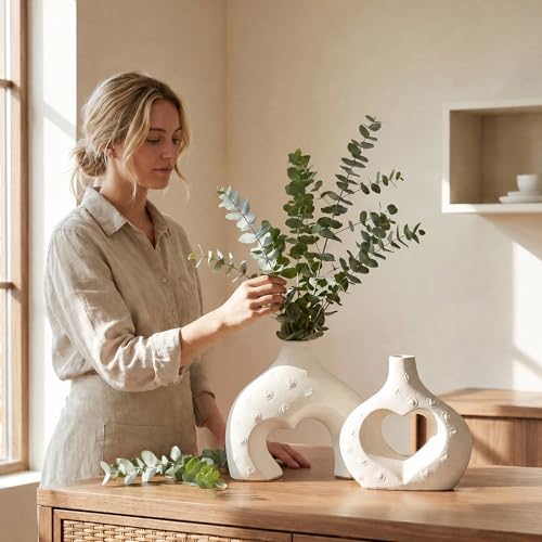 White Ceramic Flower Vases Table Decor Heart Shaped Vase Set of 2 - color: Large Cream White