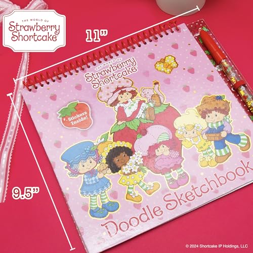 Horizon Group USA Sketch & Activity Book, Strawberry Shortcake, 20 Pages - color: Strawberry Shortcake, 20 Pages