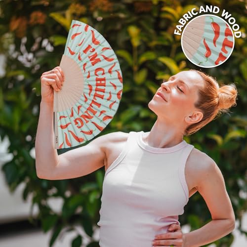Fisura – Original Folding Fan I´m chilling, Wooden Hand Fans for Women foldable - Mint Design for Raves, Festivals, Weedings - Hanger included, Size: 16.7 x 9 inches - color: I'm Chilling, Mint
